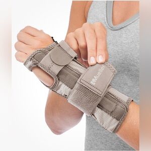 Mueller Sports Medicine Reversible Wrist Stabilizer - Taupe